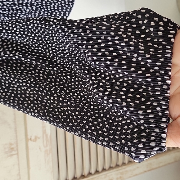 Zara black and white polka dot cinched waist front wrap top, women's size medium - Picture 4 of 9